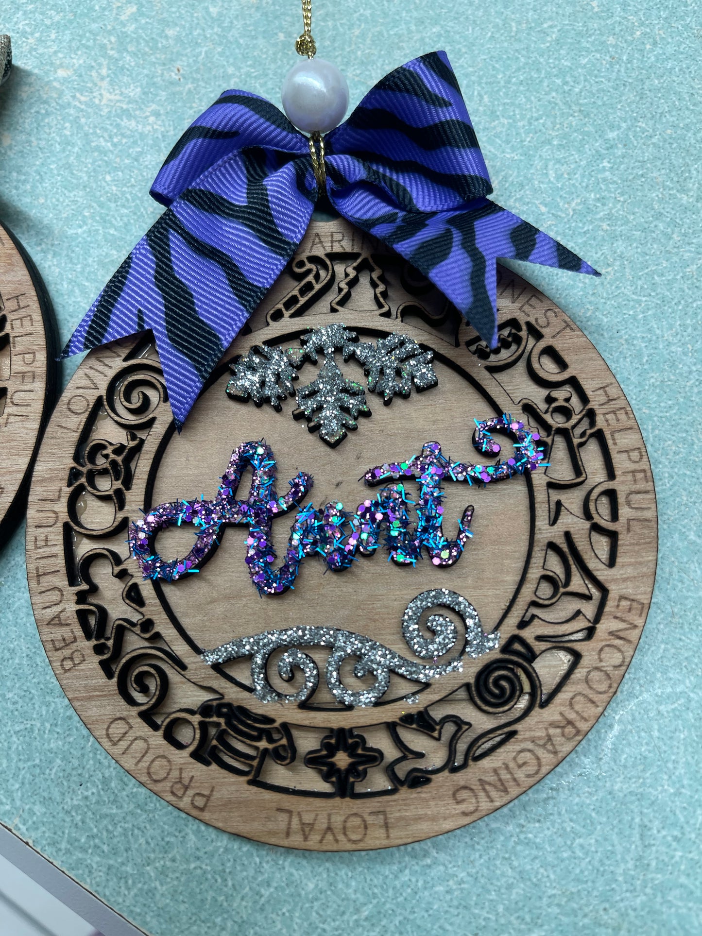 Unique Christmas Gift Ideas: Aunt Ornament